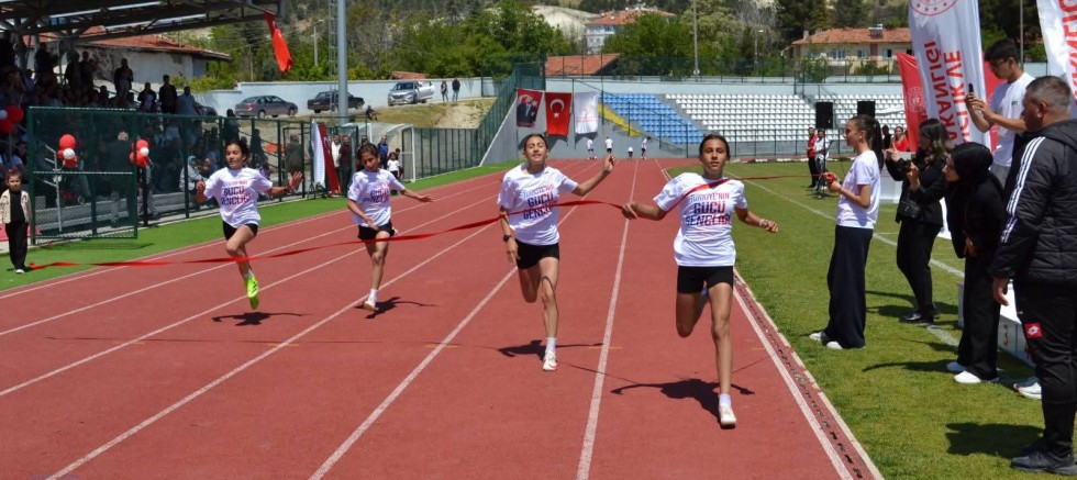 Atatürk’ü Anma, Gençlik ve Spor Bayramı Beypazarı’nda Coşkuyla Kutlandı.