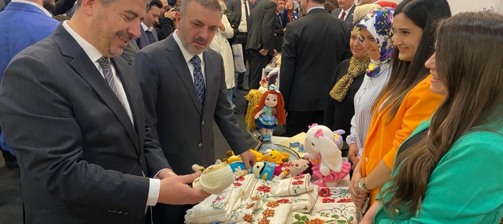 Beypazarı SYDV Aile Destek Merkezi ‘Kadın İstihdam Sistemi İş-Pozitif Tanıtım Programı ve İstihdam Fuarına Katıldı.