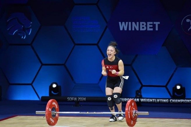 Cansu Bektaş 1 altın ve   Gamze Altun 1 gümüş madalya kazandı.