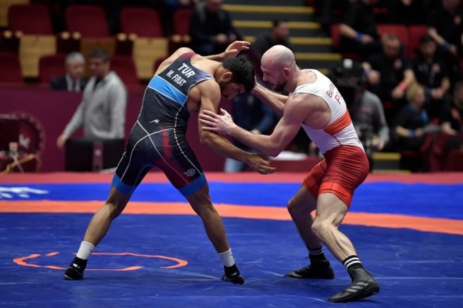 Grekoromen stil 67kg'da Murat Fırat, bronz madalya kazandı.