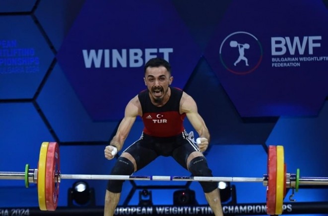 Halterde Muammer Şahin Avrupa'nın zirvesinde.