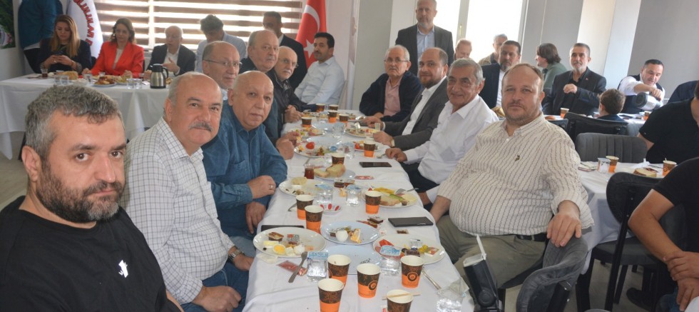 Kocaeli’nde yaşayan bolulular kahvaltıda buluştular.