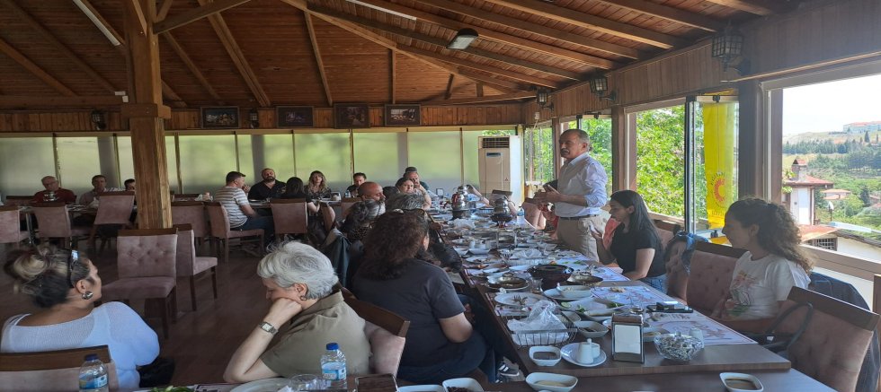 Egitim Sen yemekli toplantı düzenledi