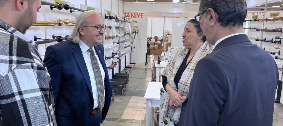 Saadet Partisinden Büyük Perde ve Ev Tekstili Fuarı’nı ziyaret