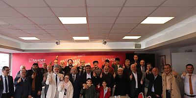 Saadet Partisi Ankara İl, Bayramlaşmayı il binasında yaptı. 
