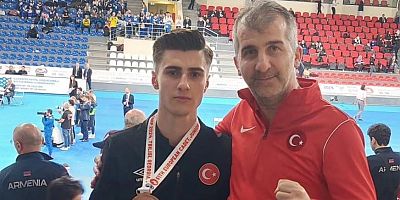 U21 60 kg da Mert Halıcı Bronz madalya kazandı