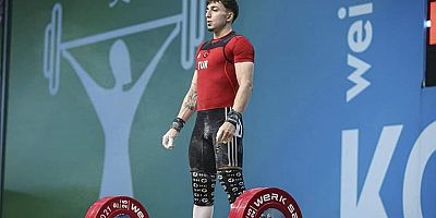 Yusuf Fehmi Genç'ten bronz madalya.